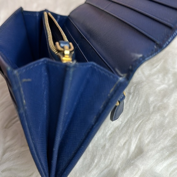 💯Authentic Prada Blue Leather Wallet🍀 - Picture 9 of 17
